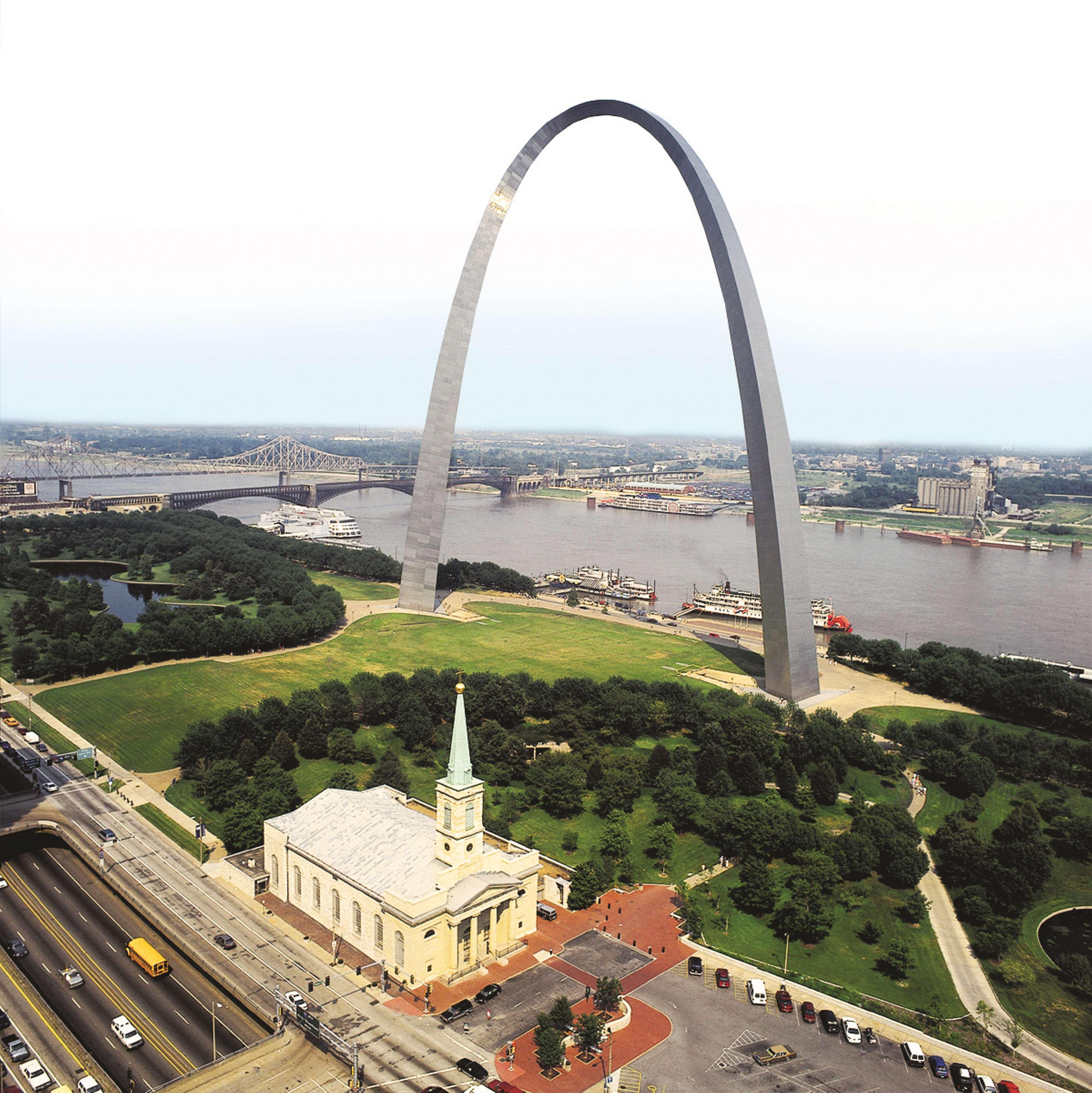 Hilton Pennywell St Louis At The Arch Hotel Saint Louis Exterior photo